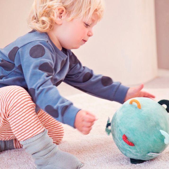 pelota-sensorial-con-sonidos-joe-17-cm---lilliputiens-1 pelota sensorial con sonidos joe 17 cm lilliputiens 1